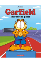 Garfield t70 garfield leur met la patee