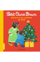 Petit ours brun découvre ses cadeaux de noël