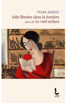 Jolie libraire dans la lumière