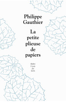 La petite plieuse de papier