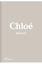 Chloe defiles